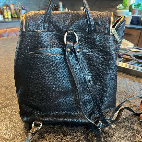 Brahmin Set! 4 pieces, backpack, tote, cross body & wallet! - Picture 3 of 13